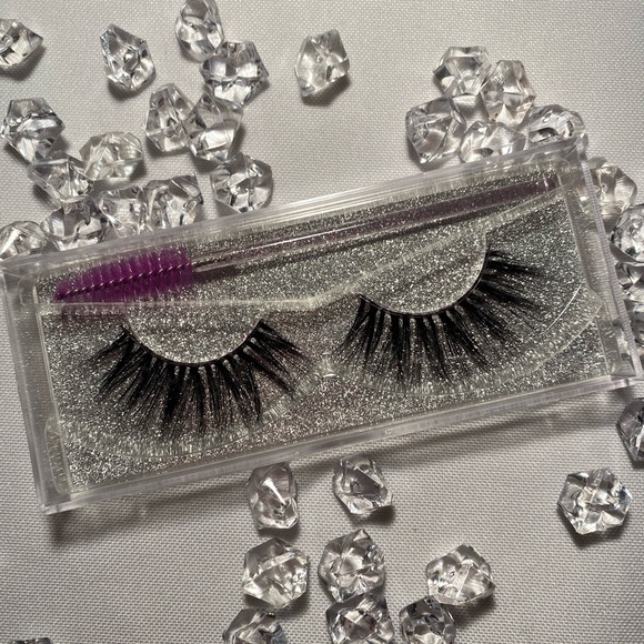 100% Mink Hair 3D Lashes - Picture 2 of 2